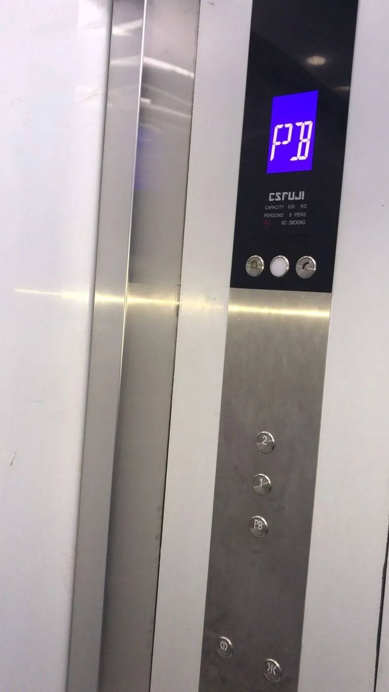 Botonera de cabina con display de posición